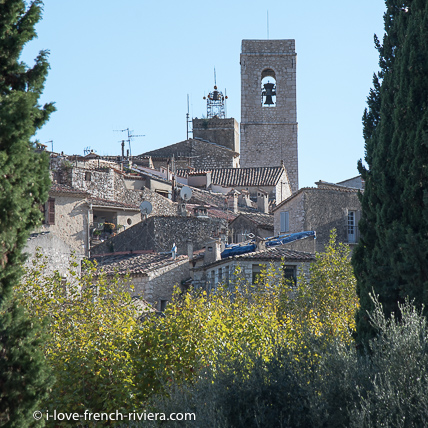 Le clocher de l'glise du village de Saint-Paul-de-Vence