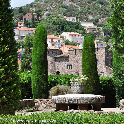 The castle of La Napoule has beautiful gardens